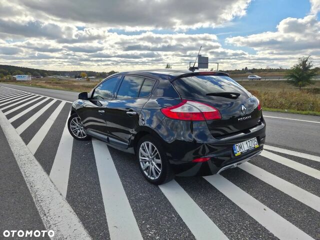 Рено Меган 2010 у Європі на Automoto.ua Чорний Рено Меган, об'ємом двигуна 1 л та пробігом 296 тис. км за 3269 $, фото 1 на Automoto.ua