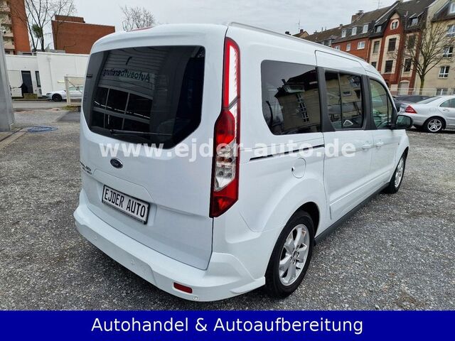 Белый Форд Grand Tourneo, объемом двигателя 1.5 л и пробегом 150 тыс. км за 21679 $, фото 5 на Automoto.ua