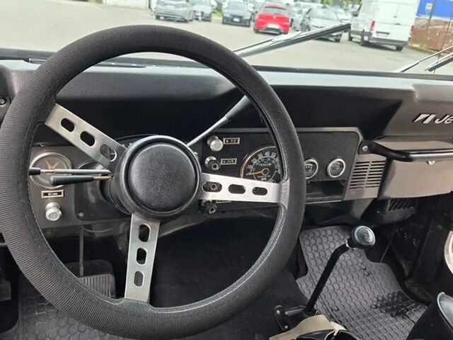 Джип CJ-7 1980 в Европе на Automoto.ua Серый Джип CJ-7, объемом двигателя 4.98 л и пробегом 96 тыс. км за 30270 $, фото 14 на Automoto.ua