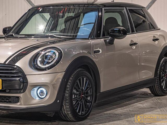 Сірий Міні Cooper, об'ємом двигуна 1.5 л та пробігом 66 тис. км за 24704 $, фото 8 на Automoto.ua