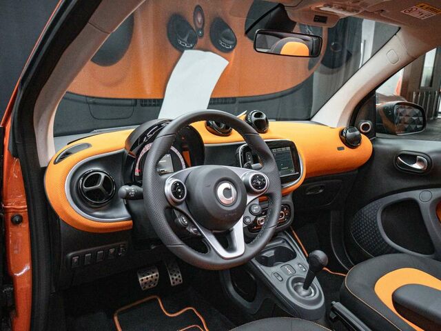 Чорний Смарт Fortwo, об'ємом двигуна 0.9 л та пробігом 18 тис. км за 21587 $, фото 7 на Automoto.ua