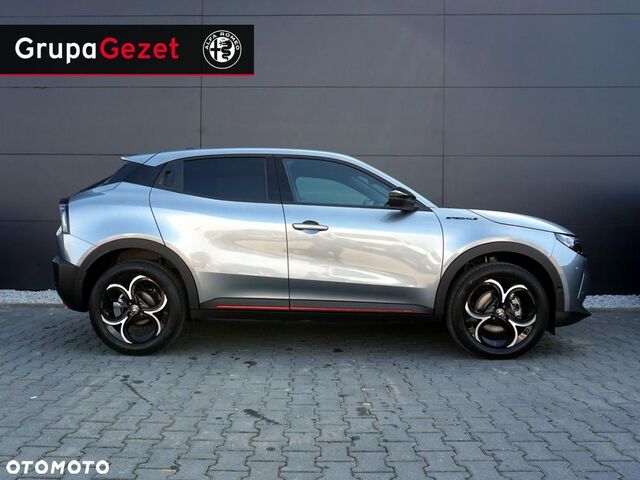 Альфа Ромео Джуніор 2025 у Європі на Automoto.ua Сірий Альфа Ромео Джуніор, об'ємом двигуна 1 л та пробігом 5 тис. км за 144715 $, фото 2 на Automoto.ua