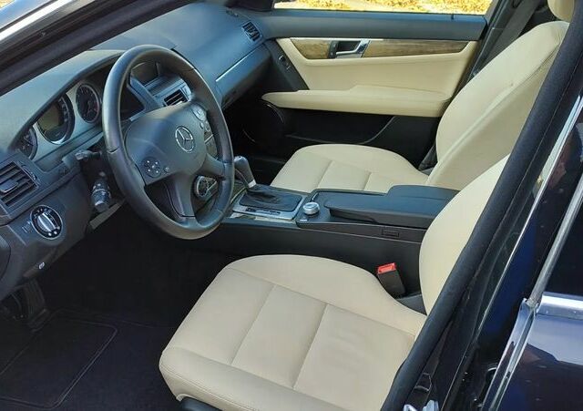 Мерседес Ц-Клас 2008 у Європі на Automoto.ua Чорний Мерседес Ц-Клас, об'ємом двигуна 1 л та пробігом 189 тис. км за 8463 $, фото 32 на Automoto.ua