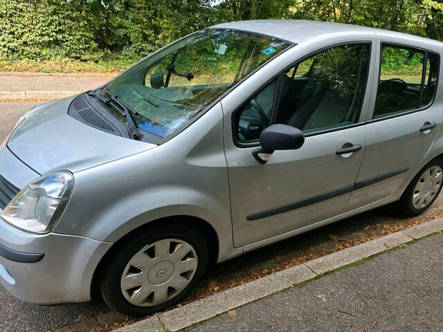 Рено Модус 2007 у Європі на Automoto.ua Сірий Рено Модус, об'ємом двигуна 0 л та пробігом 174 тис. км за 2200 $, фото 1 на Automoto.ua