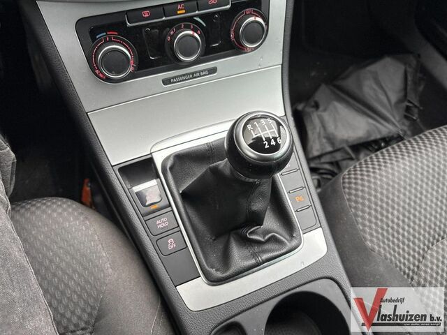 Фольксваген Пассат Варіант 2012 у Європі на Automoto.ua Сірий Фольксваген Пассат Варіант, об'ємом двигуна 1.6 л та пробігом 374 тис. км за 5258 $, фото 12 на Automoto.ua