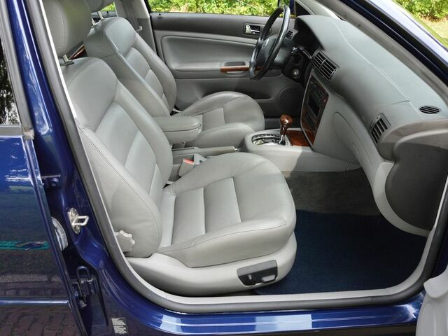 Фольксваген Пассат 2000 у Європі на Automoto.ua Синій Фольксваген Пассат, об'ємом двигуна 2.77 л та пробігом 95 тис. км за 10481 $, фото 1 на Automoto.ua