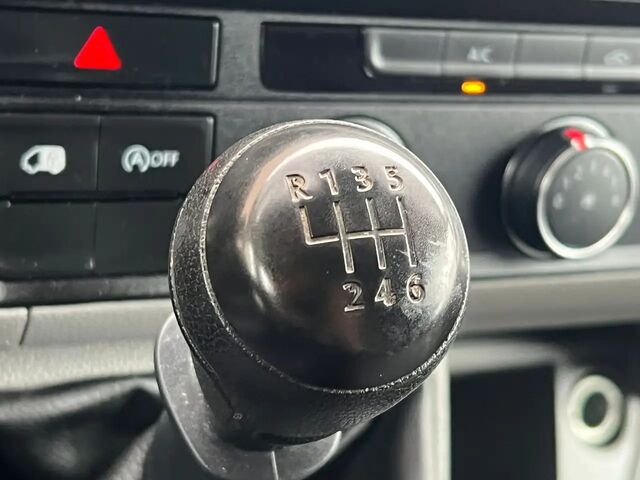 Фольксваген Крафтер 2021 в Европе на Automoto.ua Черный Фольксваген Крафтер, объемом двигателя 1.97 л и пробегом 51 тыс. км за 39894 $, фото 8 на Automoto.ua