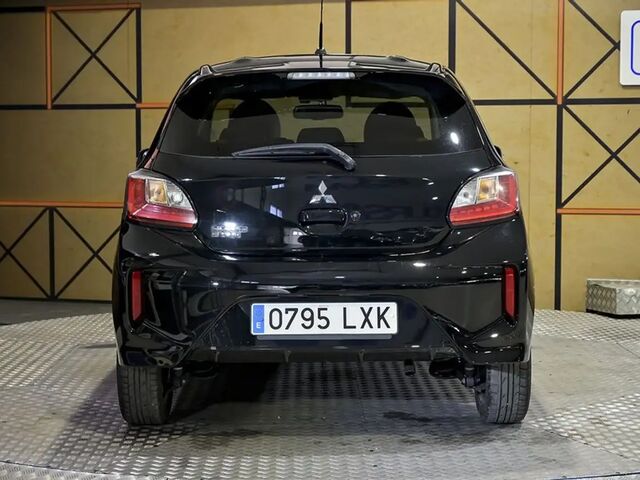 Мицубиси Спейс Стар 2022 в Европе на Automoto.ua Черный Мицубиси Спейс Стар, объемом двигателя 1.19 л и пробегом 52 тыс. км за 13268 $, фото 11 на Automoto.ua