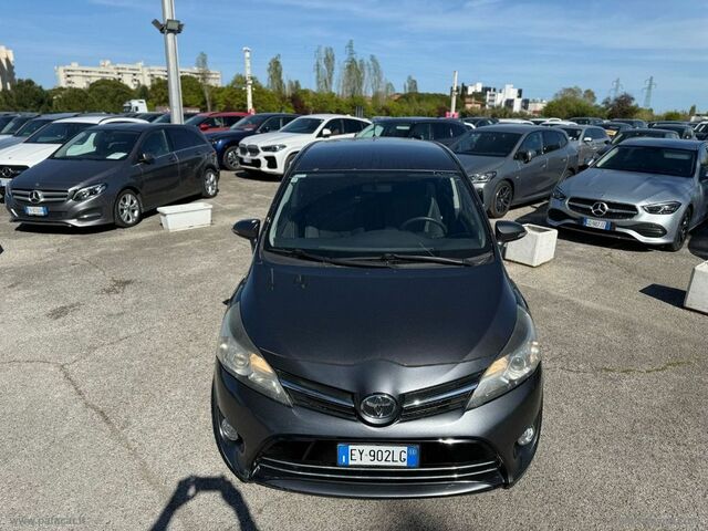 Тойота Версо 2015 у Європі на Automoto.ua Чорний Тойота Версо, об'ємом двигуна 1.6 л та пробігом 175 тис. км за 10025 $, фото 3 на Automoto.ua