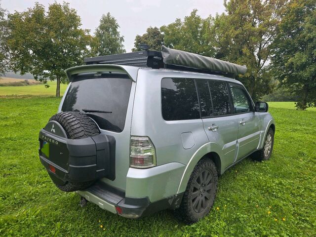 Мицубиси Паджеро 2007 в Европе на Automoto.ua Серый Мицубиси Паджеро, объемом двигателя 0 л и пробегом 279 тыс. км за 13900 $, фото 3 на Automoto.ua