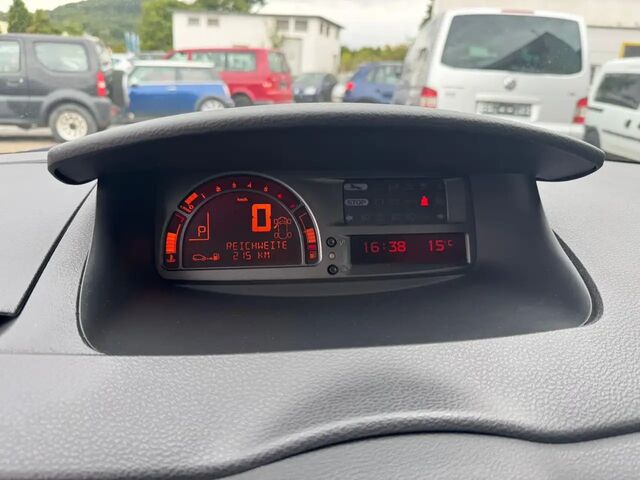 Рено Модус 2009 в Европе на Automoto.ua Оранжевый Рено Модус, объемом двигателя 1.6 л и пробегом 174 тыс. км за 2919 $, фото 14 на Automoto.ua