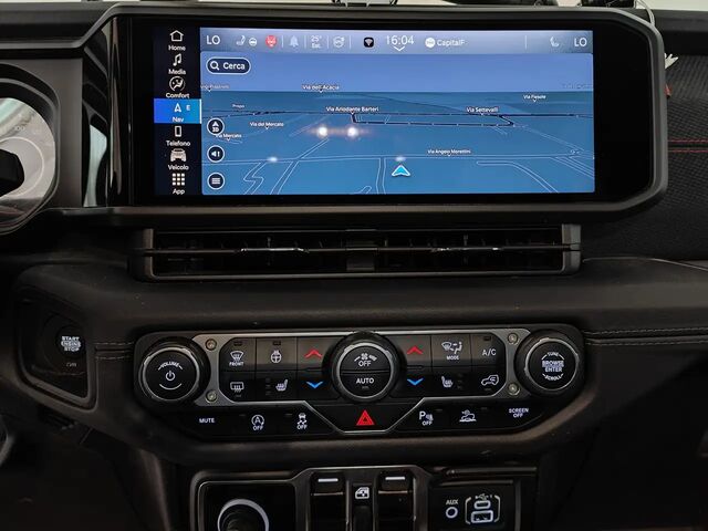 Джип Вранглер 2024 в Европе на Automoto.ua Белый Джип Вранглер, объемом двигателя 2 л и пробегом 50 тыс. км за 59503 $, фото 11 на Automoto.ua