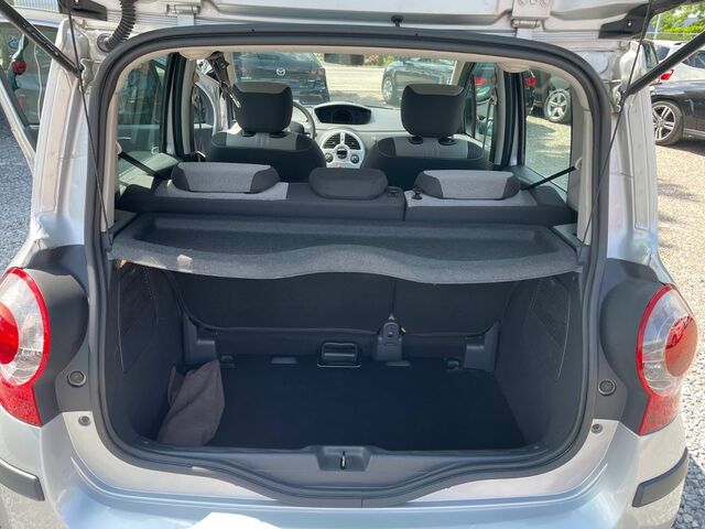 Рено Модус 2006 у Європі на Automoto.ua Сірий Рено Модус, об'ємом двигуна 1.15 л та пробігом 104 тис. км за 3842 $, фото 11 на Automoto.ua