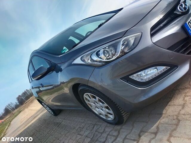 Хендай i30, объемом двигателя 1.4 л и пробегом 191 тыс. км за 5399 $, фото 11 на Automoto.ua