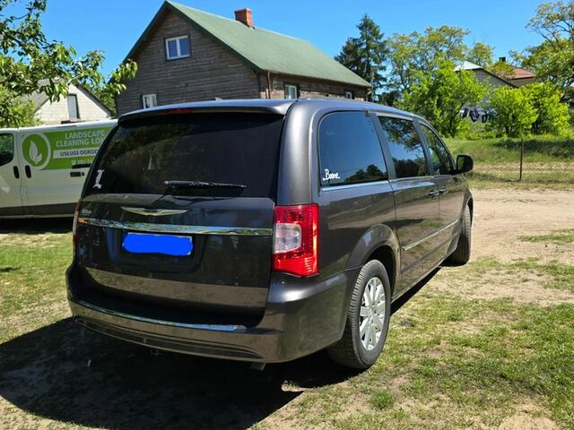 Крайслер Town & Country, об'ємом двигуна 3.61 л та пробігом 172 тис. км за 13369 $, фото 1 на Automoto.ua