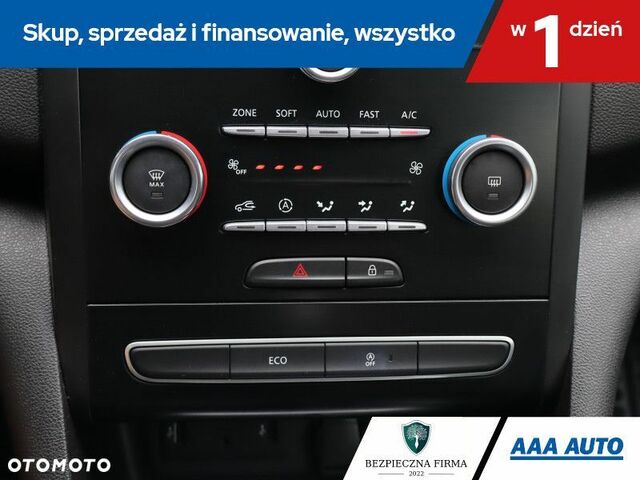 Рено Меган 2017 у Європі на Automoto.ua Червоний Рено Меган, об'ємом двигуна 1 л та пробігом 79 тис. км за 11381 $, фото 16 на Automoto.ua