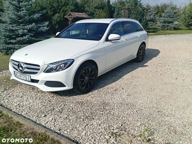 Мерседес Ц-Клас 2014 у Європі на Automoto.ua Білий Мерседес Ц-Клас, об'ємом двигуна 2.14 л та пробігом 210 тис. км за 13076 $, фото 3 на Automoto.ua