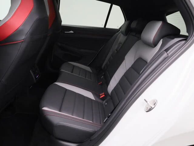 Фольксваген Гольф ГТІ 2023 у Європі на Automoto.ua Білий Фольксваген Гольф ГТІ, об'ємом двигуна 1.98 л та пробігом 14 тис. км за 58118 $, фото 8 на Automoto.ua