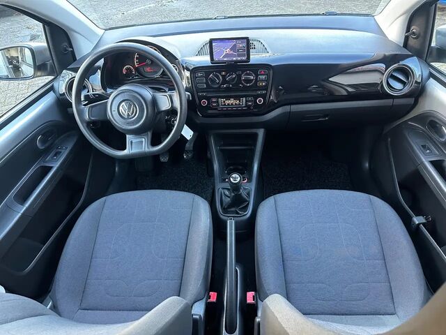 Фольксваген Ап 2013 у Європі на Automoto.ua Сірий Фольксваген Ап, об'ємом двигуна 1 л та пробігом 175 тис. км за 5786 $, фото 9 на Automoto.ua