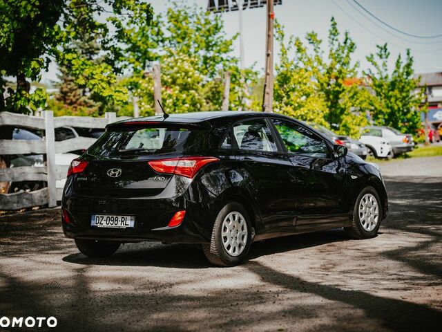 Хендай i30, объемом двигателя 1.4 л и пробегом 127 тыс. км за 5810 $, фото 3 на Automoto.ua