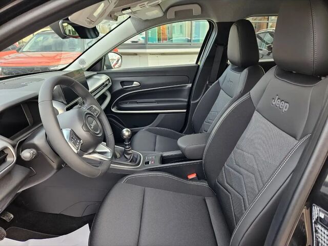 Джип Avenger 2025 в Европе на Automoto.ua Черный Джип Avenger, объемом двигателя 1.2 л и пробегом 10 тыс. км за 31312 $, фото 4 на Automoto.ua