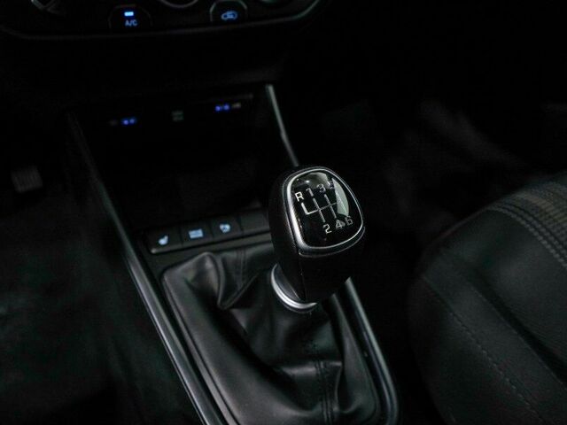 Хендай і20 2022 у Європі на Automoto.ua Синій Хендай і20, об'ємом двигуна 1 л та пробігом 72 тис. км за 16908 $, фото 24 на Automoto.ua