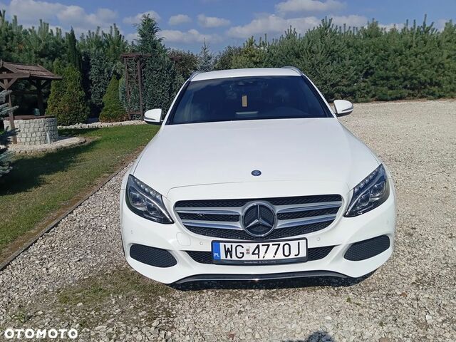 Мерседес Ц-Клас 2014 у Європі на Automoto.ua Білий Мерседес Ц-Клас, об'ємом двигуна 2.14 л та пробігом 210 тис. км за 13076 $, фото 1 на Automoto.ua