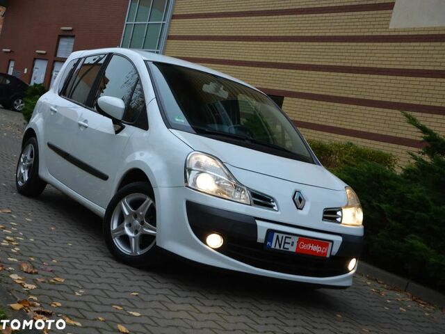 Рено Модус 2009 в Европе на Automoto.ua Белый Рено Модус, объемом двигателя 1 л и пробегом 171 тыс. км за 12800 $, фото 3 на Automoto.ua