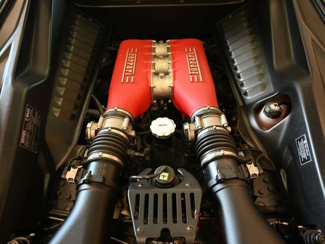 Чорний Феррарі 458, об'ємом двигуна 4.5 л та пробігом 39 тис. км за 204767 $, фото 12 на Automoto.ua