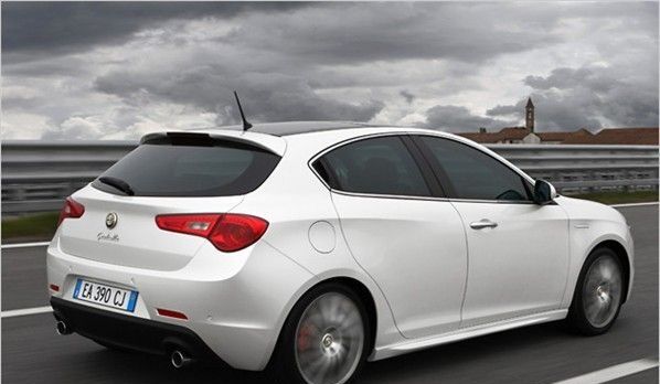 Альфа Ромео Giulietta, Хетчбек 2010 - н.в. 1.6D MultiJet  MT (105 Hp)