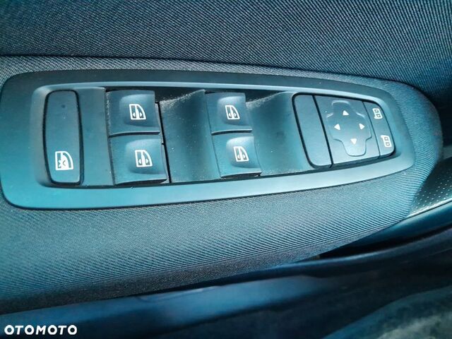 Рено Меган 2022 у Європі на Automoto.ua Сірий Рено Меган, об'ємом двигуна 1 л та пробігом 132 тис. км за 12809 $, фото 16 на Automoto.ua