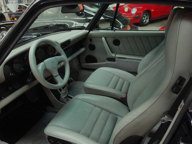 Синий Порше 911, объемом двигателя 0 л и пробегом 113 тыс. км за 89882 $, фото 6 на Automoto.ua