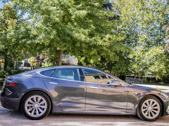 Сірий Тесла Модель С, об'ємом двигуна 0 л та пробігом 153 тис. км за 32361 $, фото 5 на Automoto.ua