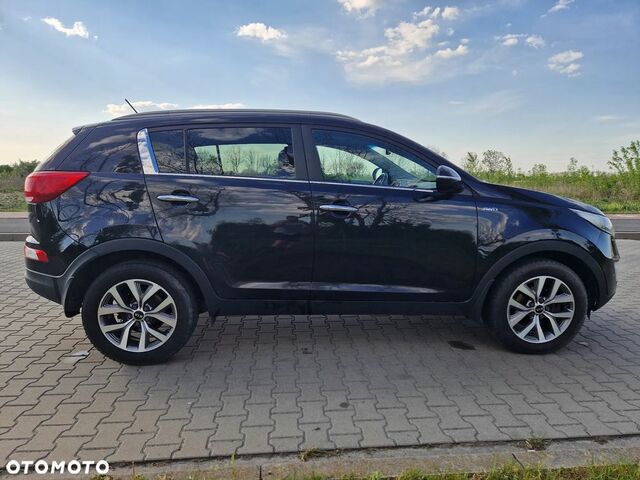 Кіа Sportage, об'ємом двигуна 2 л та пробігом 179 тис. км за 11425 $, фото 4 на Automoto.ua