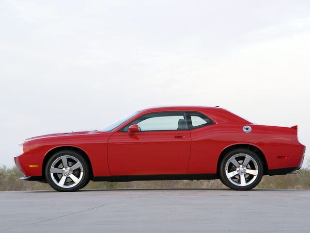 Додж Челенджер, Купе 2008 - н.в. 6.1 SRT HEMI V8 (425)