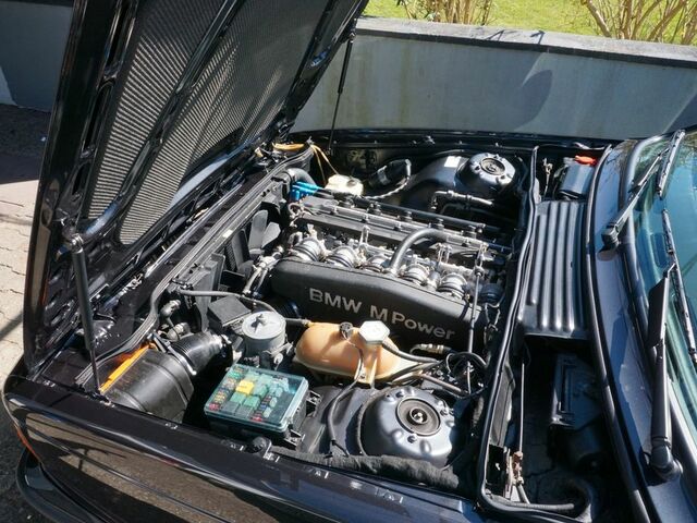 Черный БМВ 635, объемом двигателя 3.4 л и пробегом 151 тыс. км за 51089 $, фото 3 на Automoto.ua