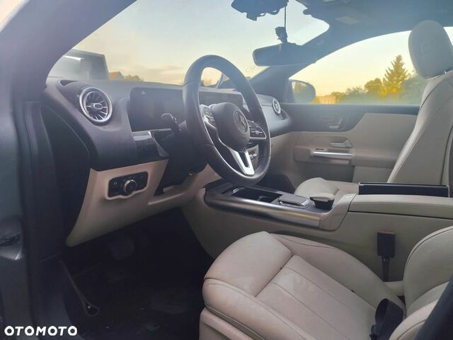 Мерседес ГЛА-Класс 2020 в Европе на Automoto.ua Серый Мерседес ГЛА-Класс, объемом двигателя 1 л и пробегом 91 тыс. км за 11356 $, фото 9 на Automoto.ua