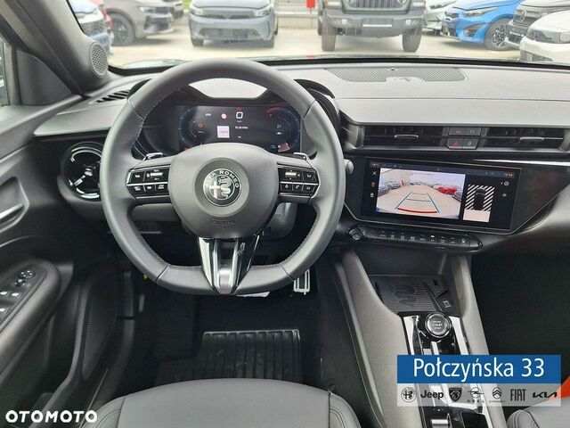 Альфа Ромео Джуниор 2025 в Европе на Automoto.ua Синий Альфа Ромео Джуниор, объемом двигателя 1 л и пробегом 7 тыс. км за 31693 $, фото 17 на Automoto.ua