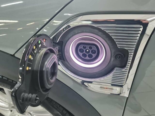 Сірий Міні Cooper SE, об'ємом двигуна 1.5 л та пробігом 64 тис. км за 28956 $, фото 12 на Automoto.ua