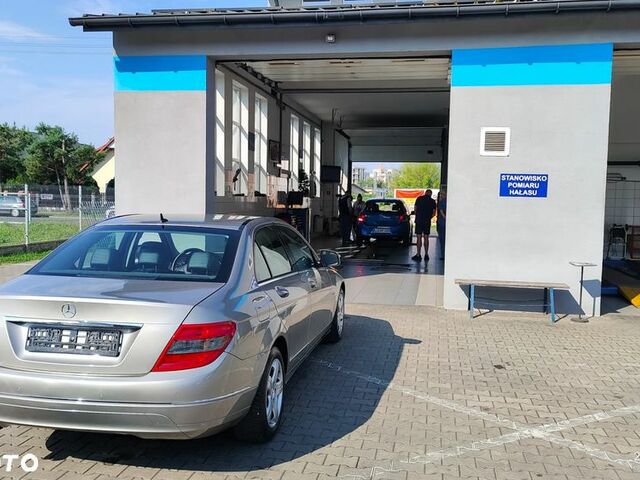Мерседес Ц-Клас 2007 у Європі на Automoto.ua Сірий Мерседес Ц-Клас, об'ємом двигуна 1 л та пробігом 110 тис. км за 8451 $, фото 34 на Automoto.ua