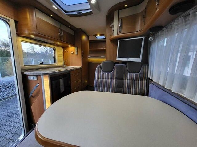 Серый Caravans-Wohnm Hymer, объемом двигателя 0 л и пробегом 76 тыс. км за 43384 $, фото 3 на Automoto.ua