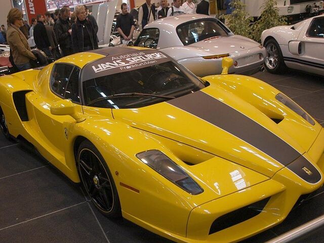 Феррарі Enzo, Купе 2002 - 2004 6.0 V12 (660 л.с.)