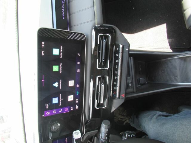 Рено R 4 2025 в Европе на Automoto.ua Зеленый Рено R 4, объемом двигателя 0 л и пробегом 2 тыс. км за 44111 $, фото 7 на Automoto.ua