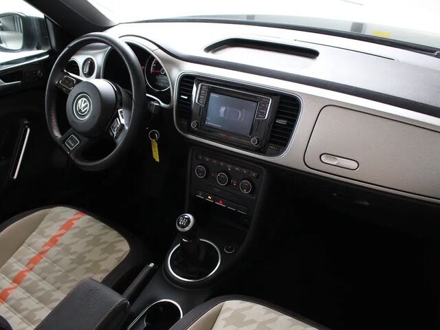 Фольксваген Бітл 2015 у Європі на Automoto.ua Чорний Фольксваген Бітл, об'ємом двигуна 1.2 л та пробігом 114 тис. км за 18081 $, фото 4 на Automoto.ua