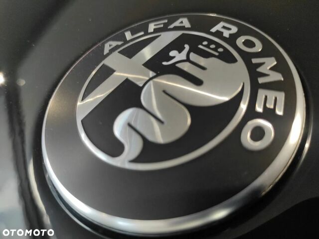 Альфа Ромео Джуниор 2025 в Европе на Automoto.ua Черный Альфа Ромео Джуниор, объемом двигателя 1 л и пробегом 6 тыс. км за 33681 $, фото 7 на Automoto.ua