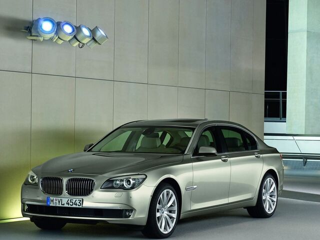 БМВ 7 Серия, Седан 2011 - н.в. (F02) 750Li xDrive