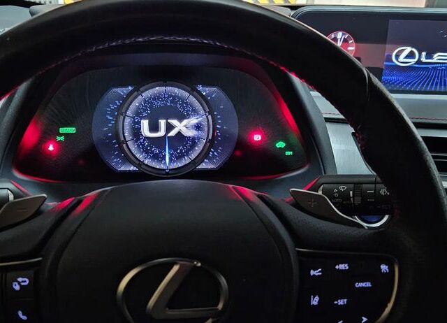 Лексус UX, объемом двигателя 1.99 л и пробегом 61 тыс. км за 28078 $, фото 20 на Automoto.ua