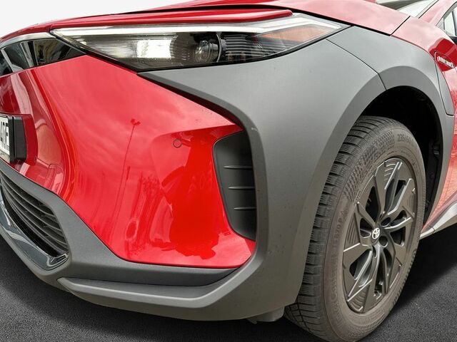 Червоний Тойота bZ4X, об'ємом двигуна 0 л та пробігом 7 тис. км за 41828 $, фото 4 на Automoto.ua