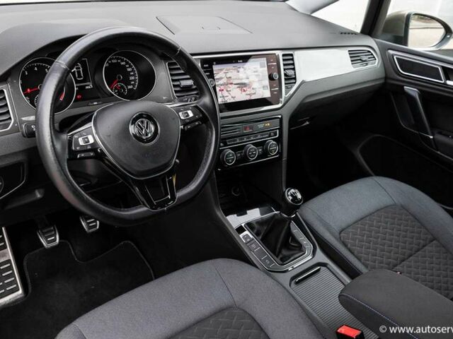 Фольксваген Гольф Спортсван 2018 в Европе на Automoto.ua Серый Фольксваген Гольф Спортсван, объемом двигателя 1 л и пробегом 62 тыс. км за 16950 $, фото 7 на Automoto.ua