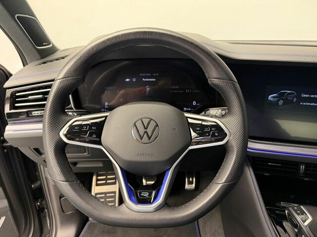 Фольксваген Туарег 2024 в Европе на Automoto.ua Серый Фольксваген Туарег, объемом двигателя 3 л и пробегом 66 тыс. км за 85020 $, фото 12 на Automoto.ua